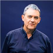 Profesor de español con experiencia en negocios y cultura latina.